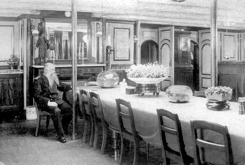 Н.А. Гаупт в адмиральском салоне крейсера «Рюрик». 1900 год