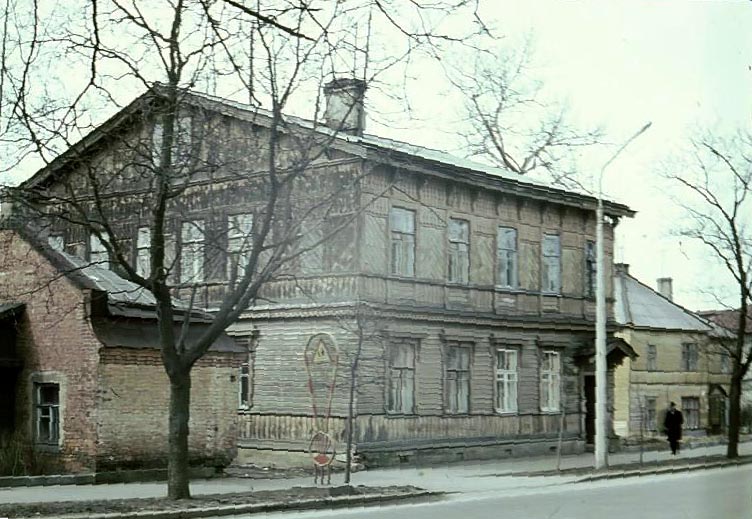 Дом № 10. Фото автора, 1972 год